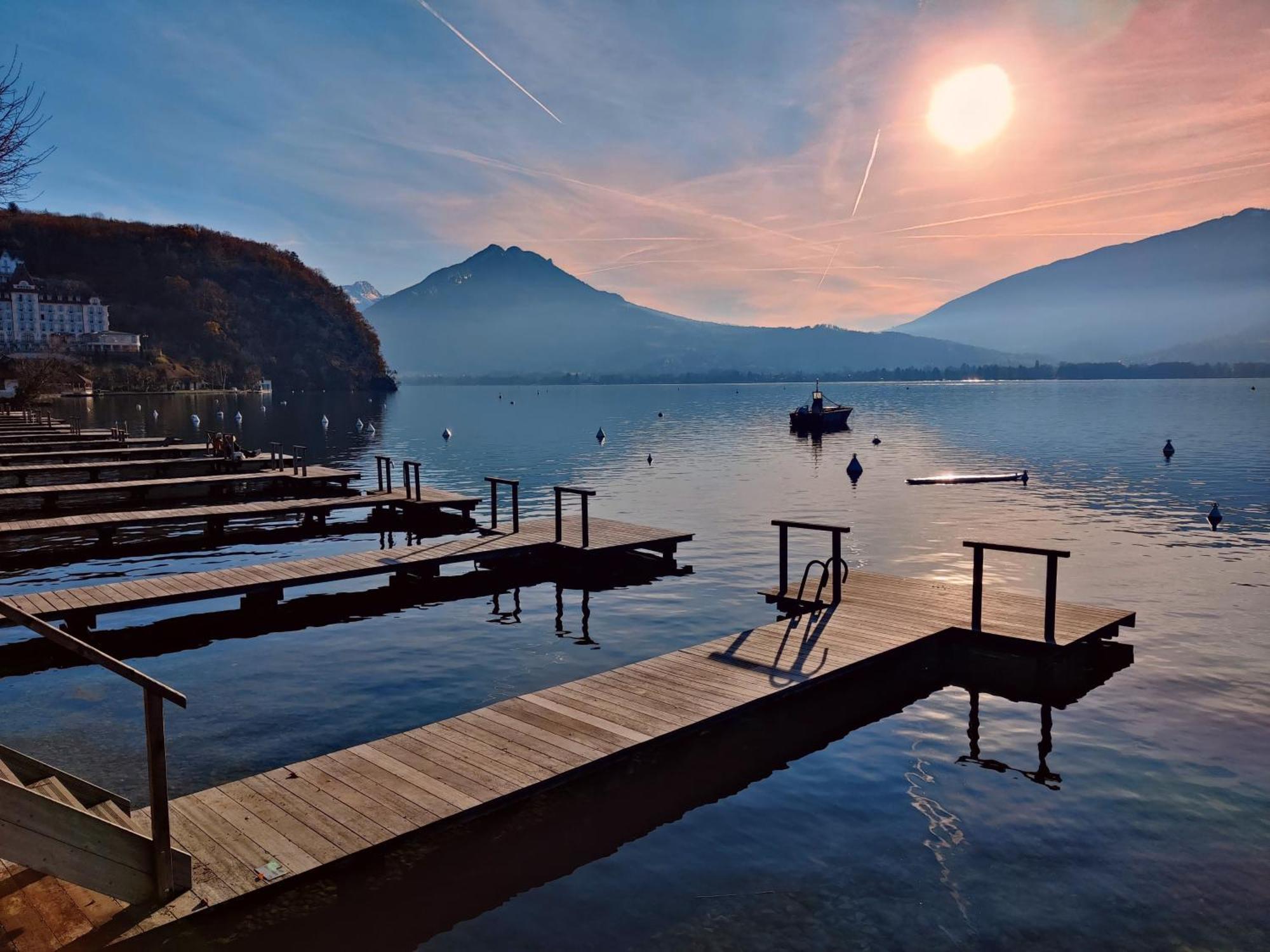 Dans Agreable Et Calme A 15 Mn Du Centre Homestay Annecy